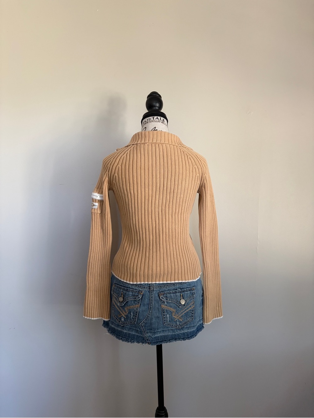 Y2K 2000โs DKNY Tan Ribbed Knit Quarter Zip Sweater - Picture 5 of 10